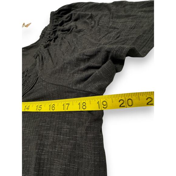 NWT Daytrip Black Lace V-Neck Wrap Elastic Hem Blouse Size Medium - Picture 8 of 12